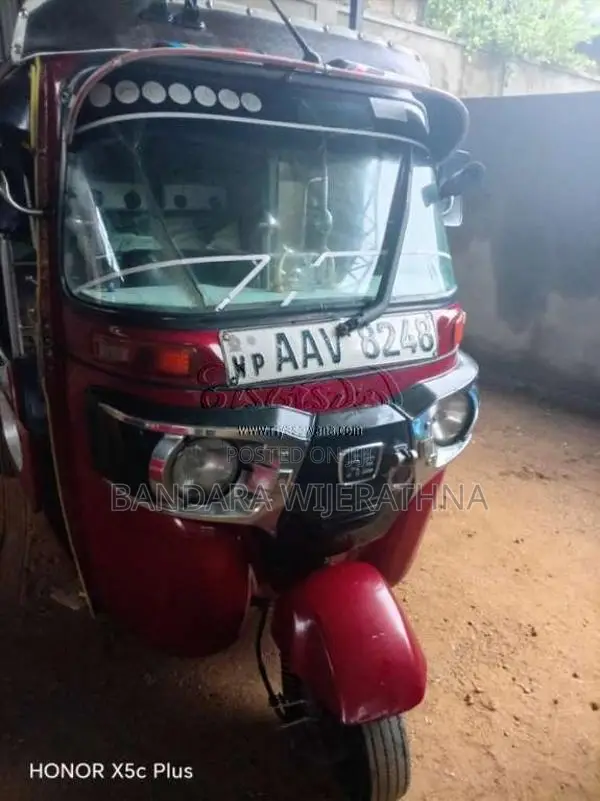 Bajaj 4 Stroke 2014 Three Wheel (Used)