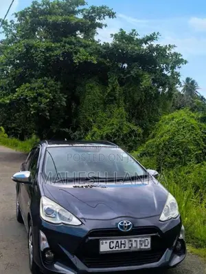 Toyota Aqua Urban 2015 Car (Used)