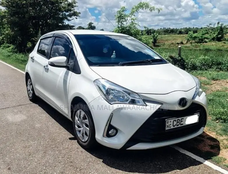 Toyota Vitz 2018 Car (Used)