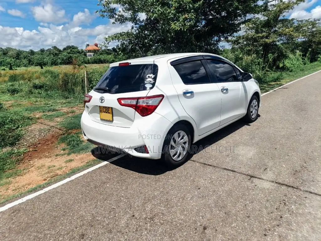 Toyota Vitz 2018 Car (Used)