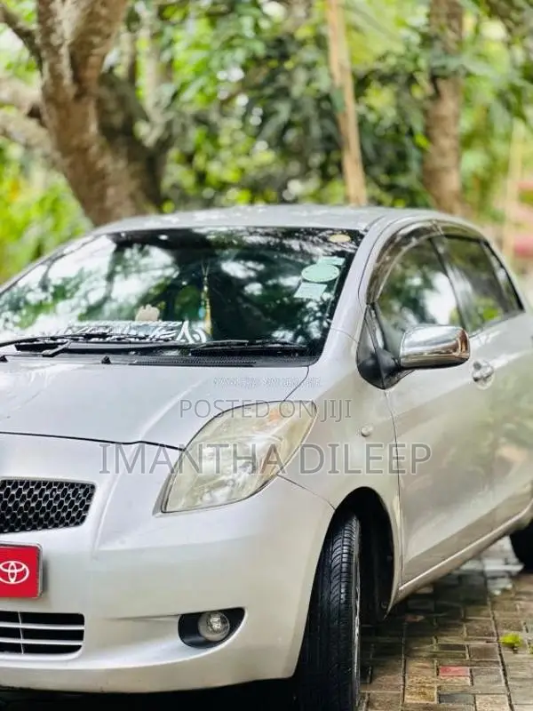 Toyota Vitz 2007 Car (Used)