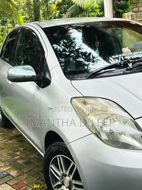 Toyota Vitz 2007 Car (Used)