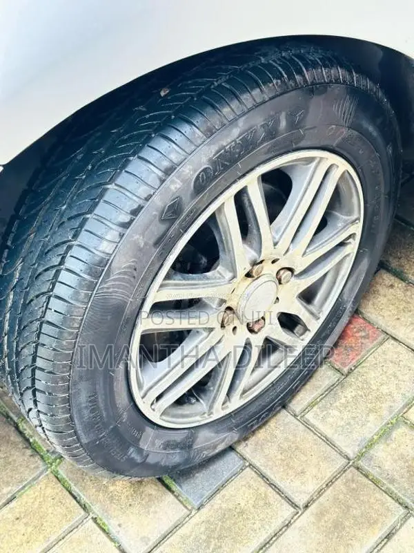 Toyota Vitz 2007 Car (Used)