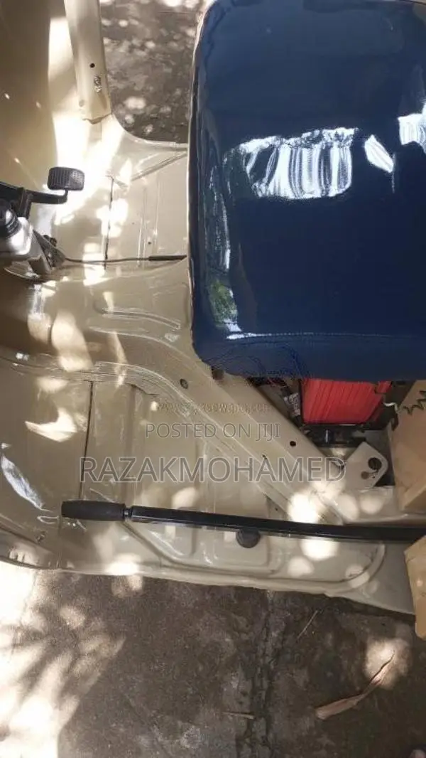 Bajaj 2 Stroke 2005 Three Wheel (Used)