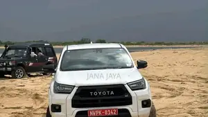 Toyota Hilux GR Sport 2004 Pickup (Used)