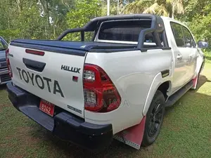 Toyota Hilux GR Sport 2004 Pickup (Used)