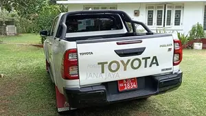 Toyota Hilux GR Sport 2004 Pickup (Used)