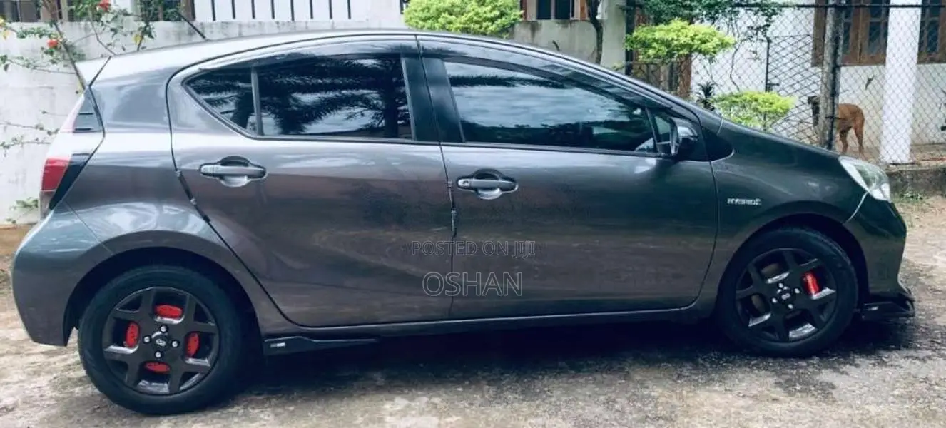 Toyota Aqua 2012 Car (Used)