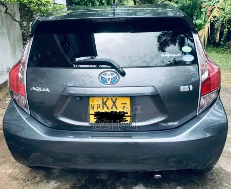 Toyota Aqua 2012 Car (Used)
