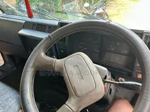 Isuzu ELF 1983 Crew Cab (Used)