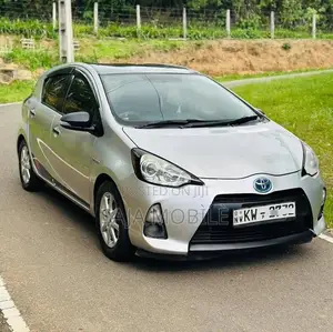 Toyota Aqua 2012 Car (Used)