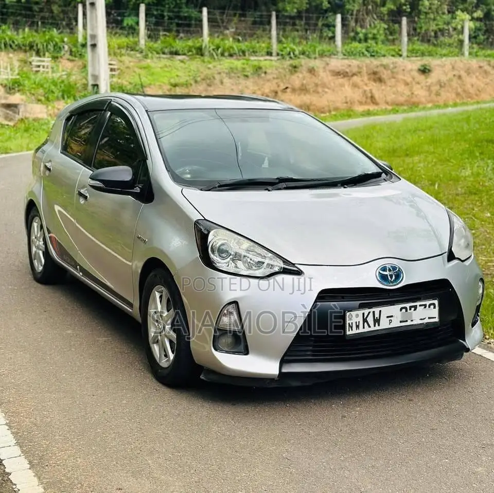 Toyota Aqua 2012 Car (Used)