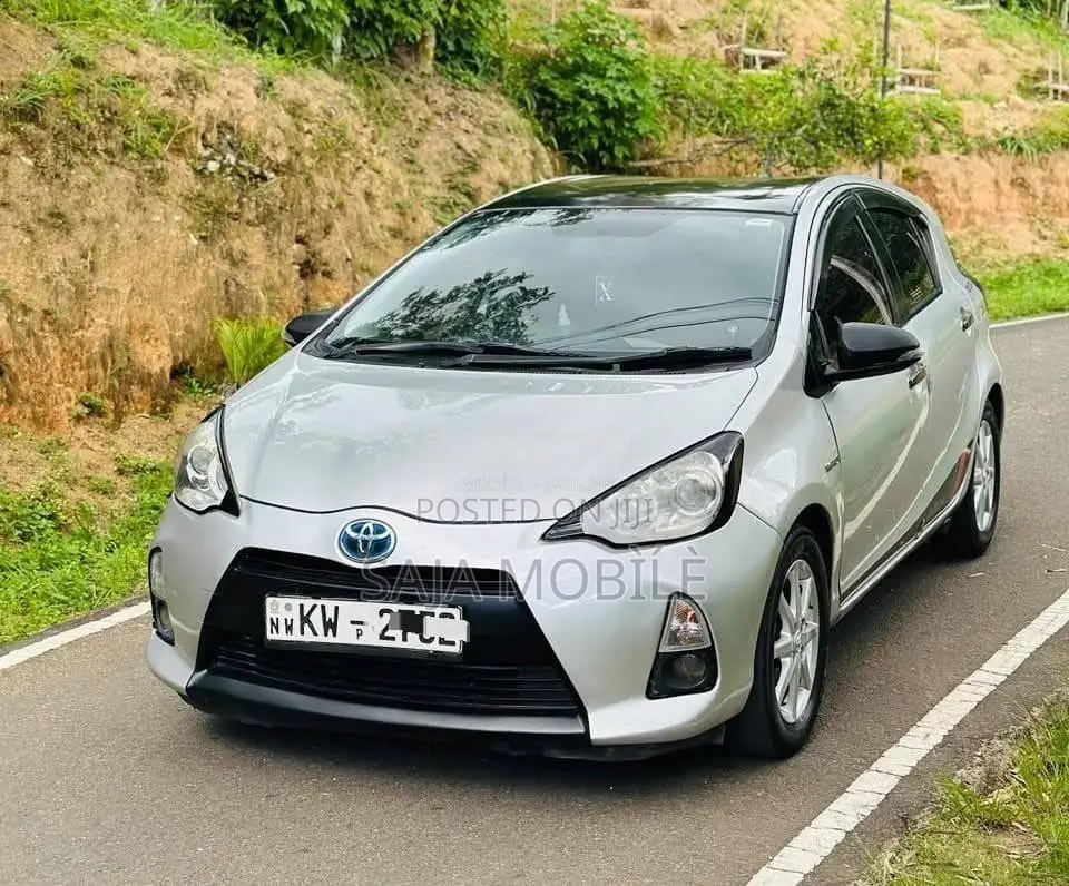 Toyota Aqua 2012 Car (Used)