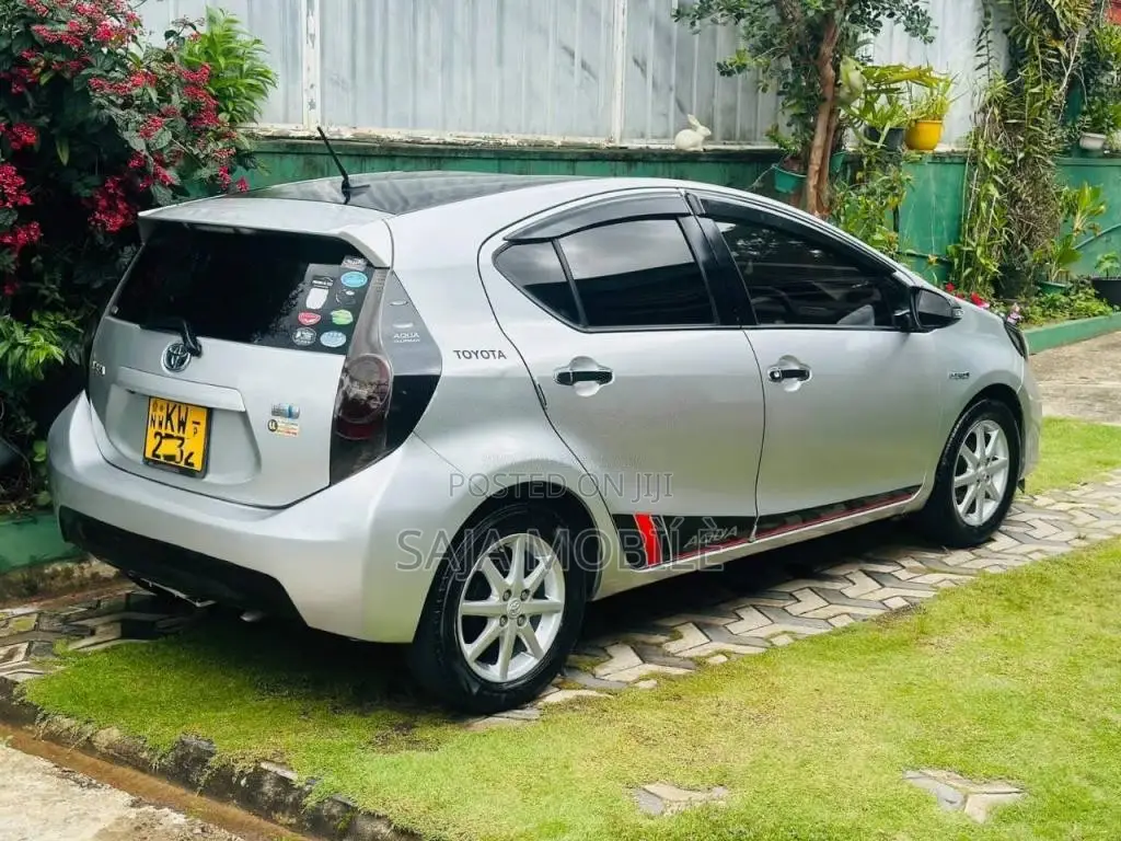 Toyota Aqua 2012 Car (Used)