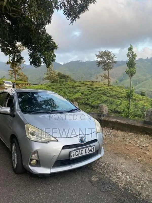 Toyota Aqua 2012 Car (Used)