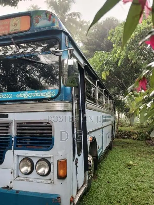 Ashok-Leyland Viking 2005 Bus (Used)