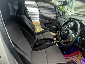 Toyota Vitz 2013 Car (Used)