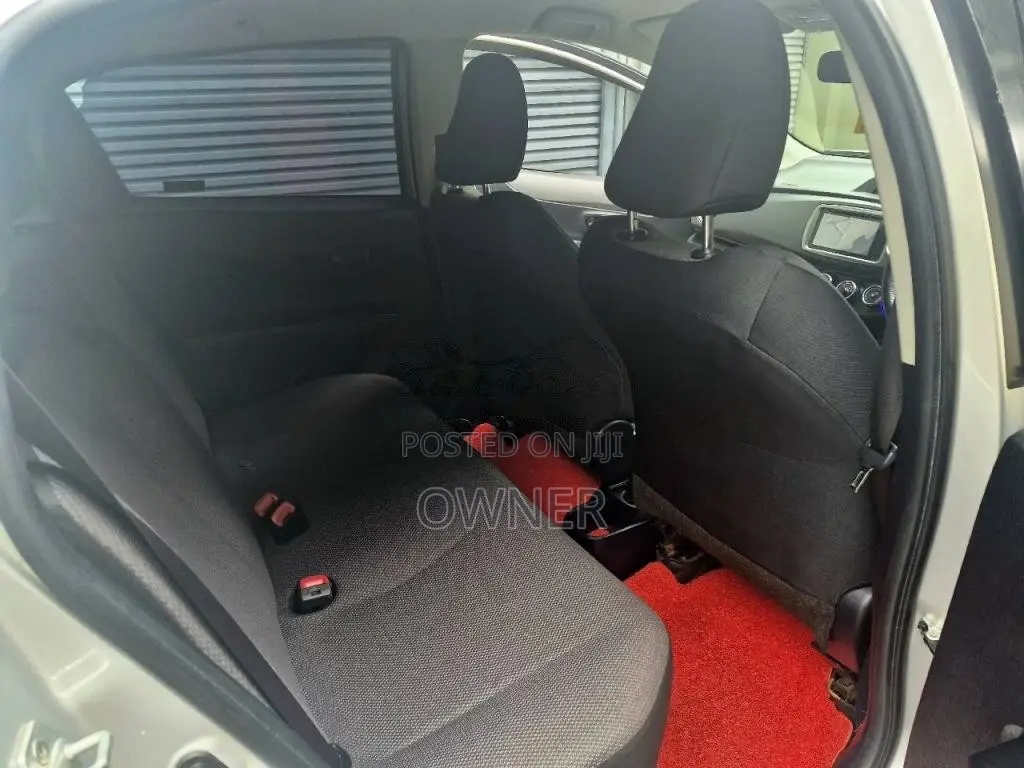 Toyota Vitz 2013 Car (Used)