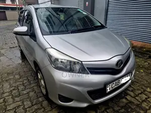 Toyota Vitz 2013 Car (Used)
