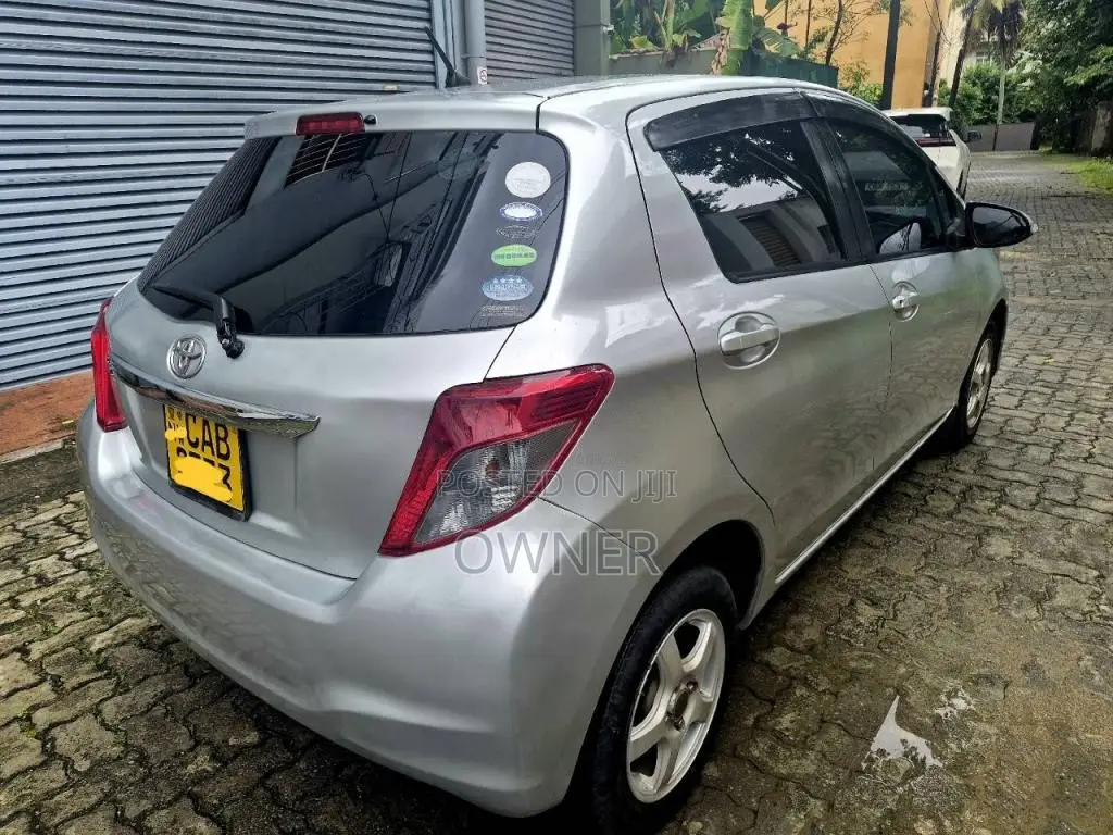 Toyota Vitz 2013 Car (Used)