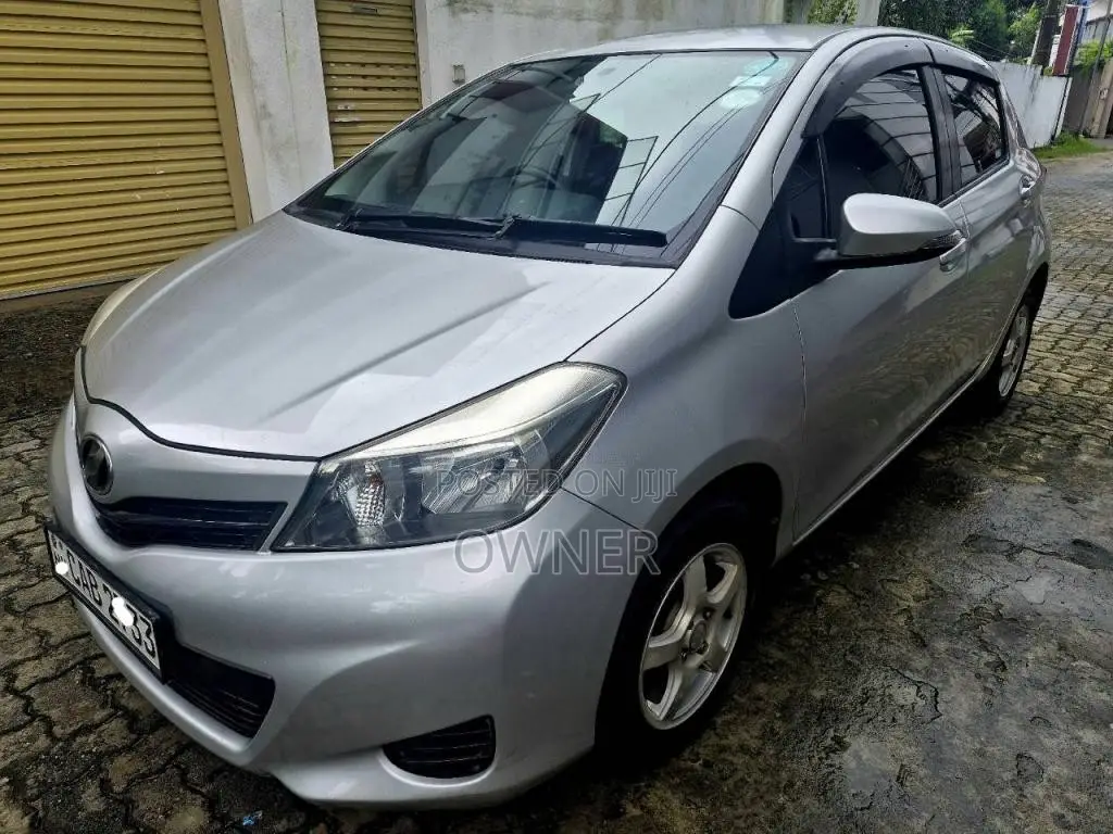 Toyota Vitz 2013 Car (Used)