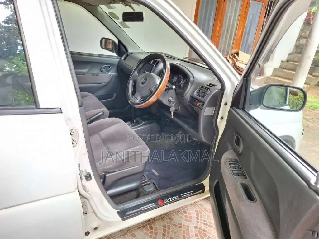 Suzuki Swift 2005 Car (Used)