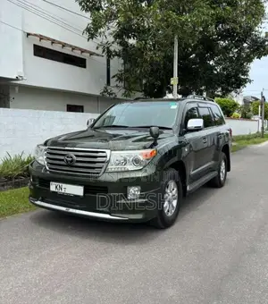 Toyota Land Cruiser V8 2011 SUV (Used)