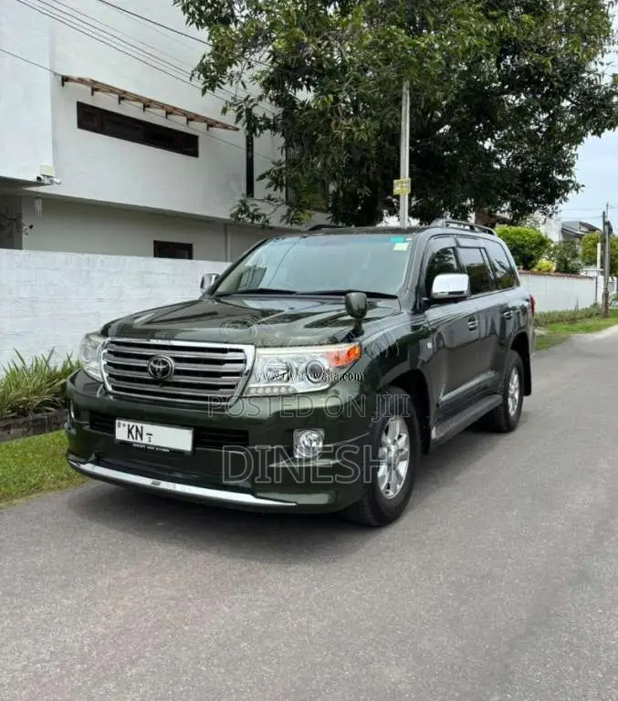 Toyota Land Cruiser V8 2011 SUV (Used)