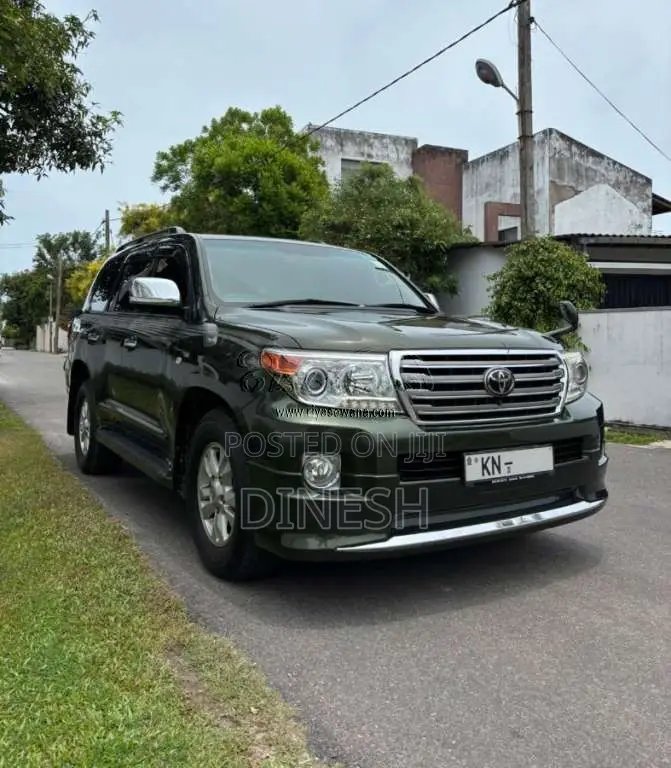 Toyota Land Cruiser V8 2011 SUV (Used)