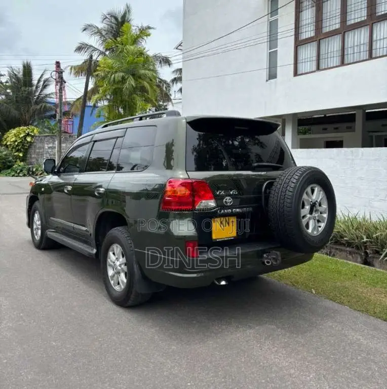 Toyota Land Cruiser V8 2011 SUV (Used)