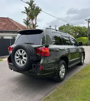 Toyota Land Cruiser V8 2011 SUV (Used)