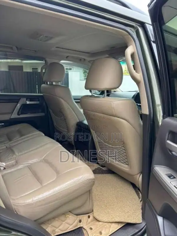 Toyota Land Cruiser V8 2011 SUV (Used)