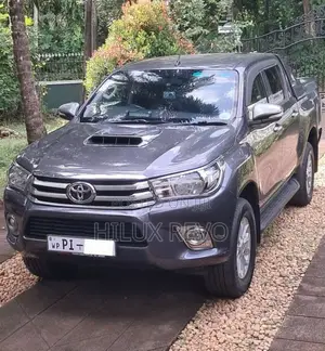 Toyota Hilux REVO 2017 Pickup (Used)