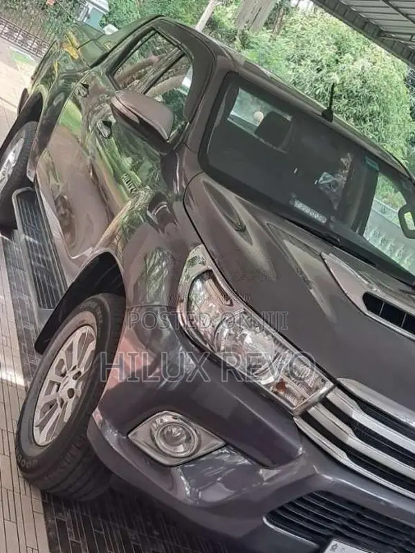 Toyota Hilux REVO 2017 Pickup (Used)
