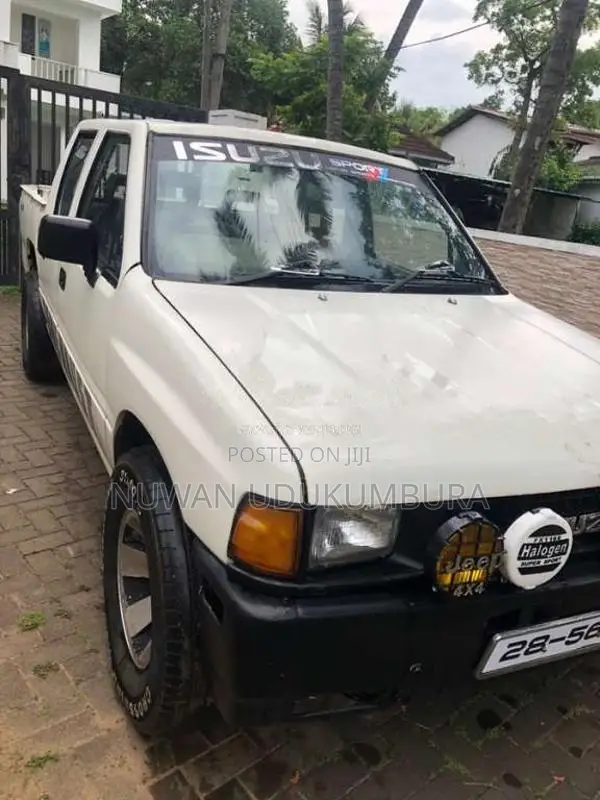 Isuzu Double Cab 1982 Pickup (Used)